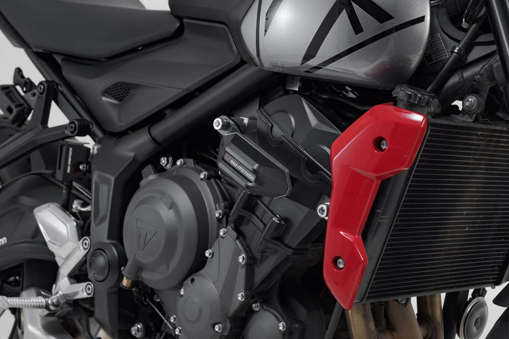 SW-MOTECH equips the Triumph Trident 660 with accessories - SW-MOTECH